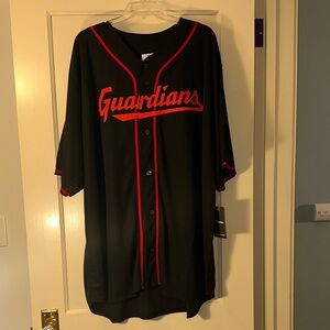 Fanatics Black and Red Men’s 3XLT Cleveland Guardians short sleeve shirt